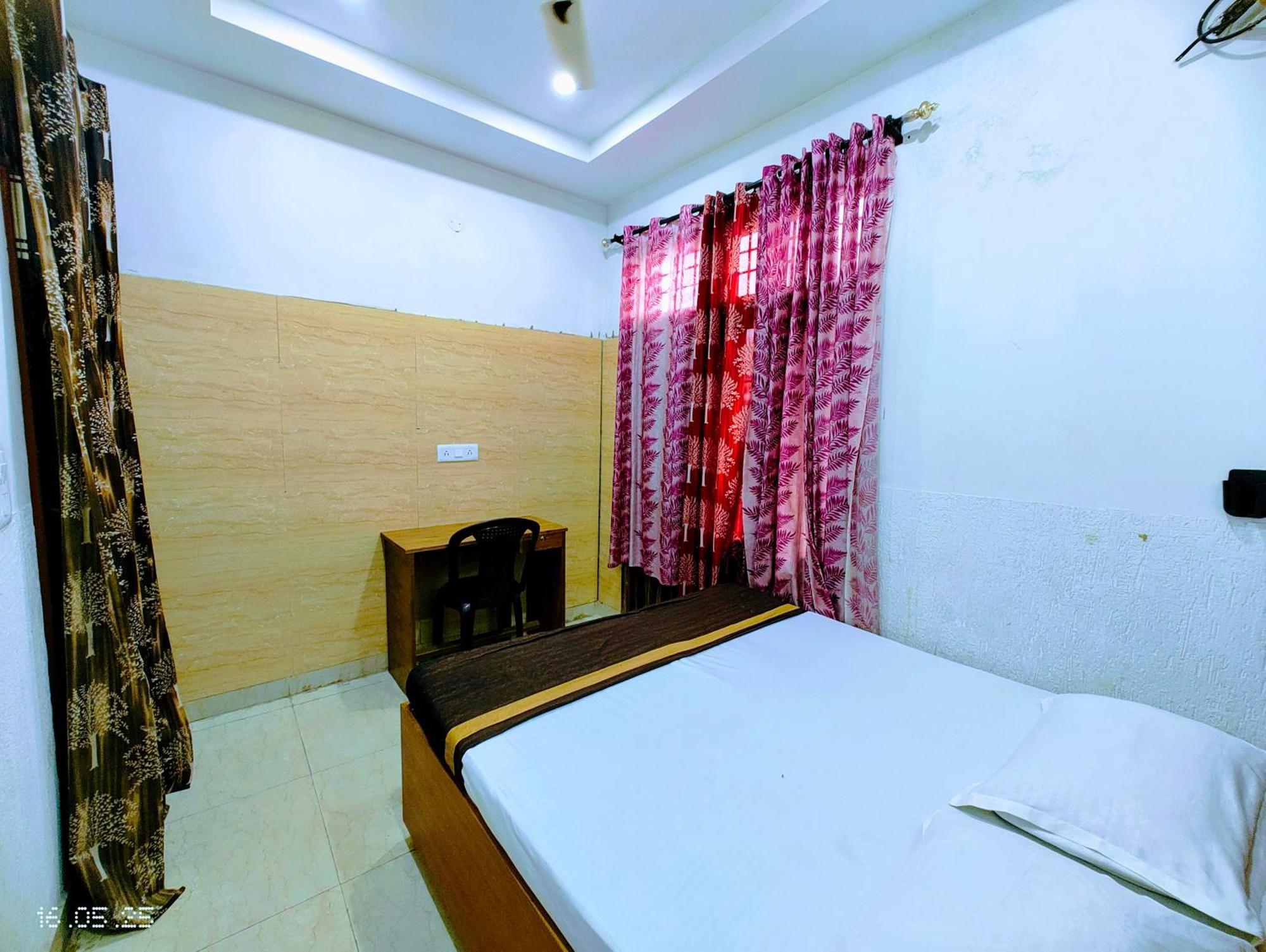 Hotel Yolo- Chandigarh Exterior photo